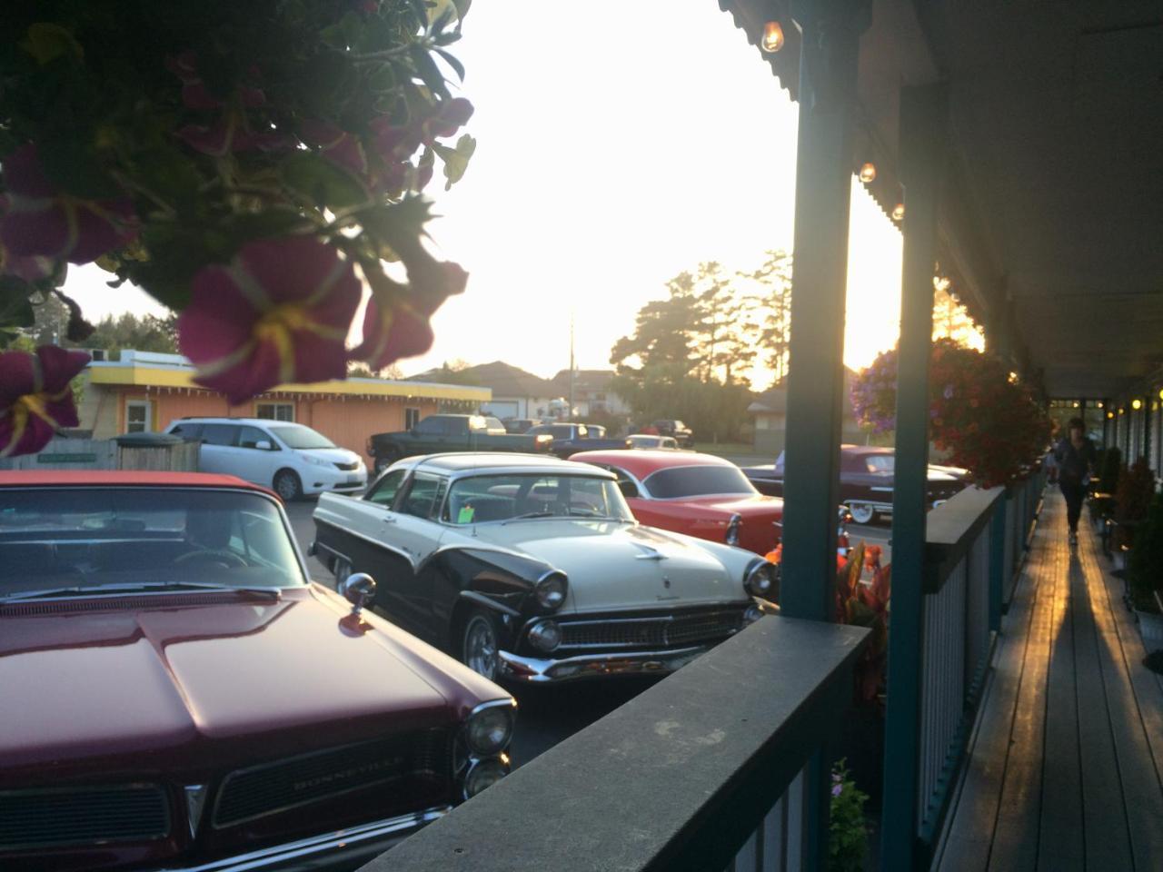 Mermaid Motel 2*